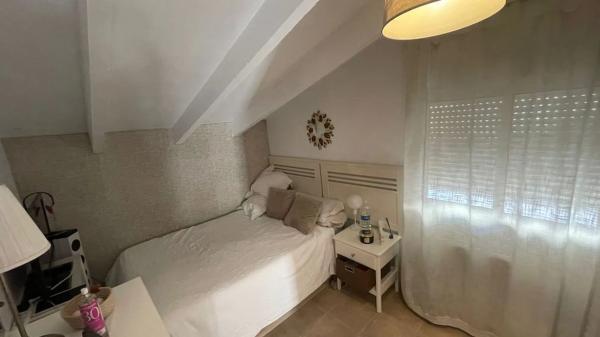 Casa independiente en calle Serrella