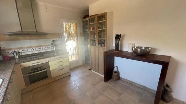 Casa independiente en calle Serrella