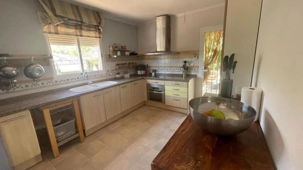 Casa independiente en calle Serrella