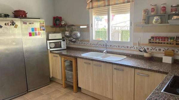 Casa independiente en calle Serrella