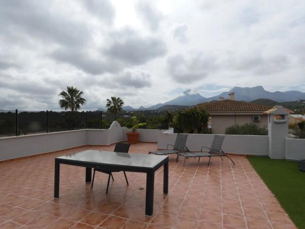 Casa independiente en calle Oslo