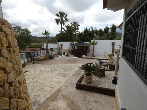 Casa independiente en calle Oslo