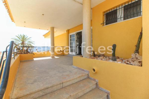 Casa independiente en calle Serra Grossa