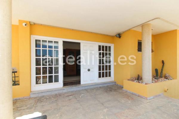 Casa independiente en calle Serra Grossa