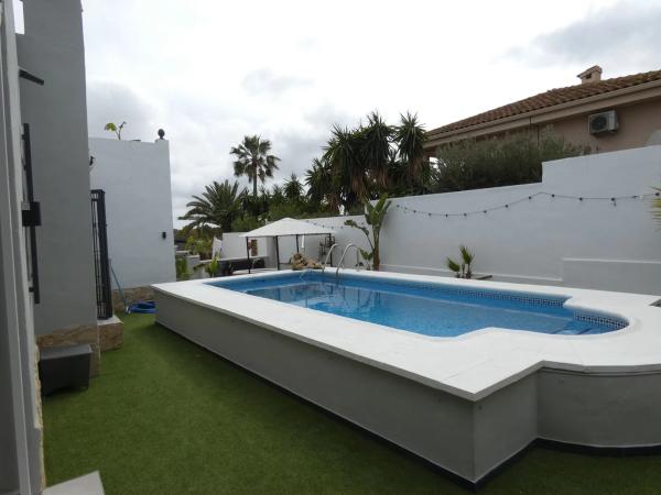 Casa independiente en calle Oslo