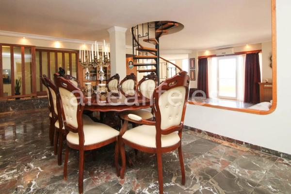 Casa independiente en calle Serra Grossa