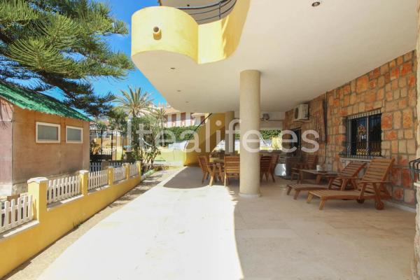 Casa independiente en calle Serra Grossa