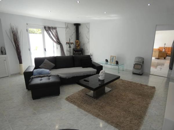 Casa independiente en calle Oslo