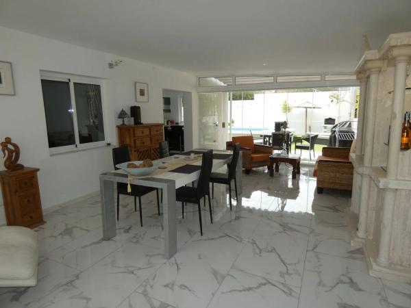 Casa independiente en calle Oslo