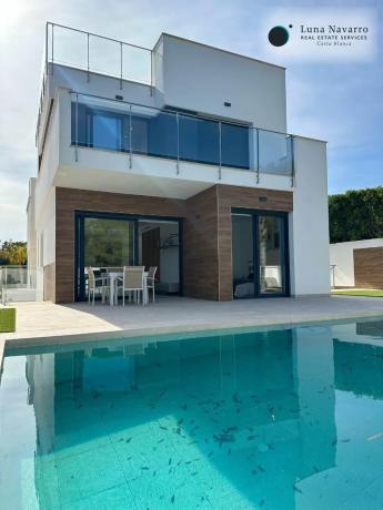 Casa independiente en calle Belice