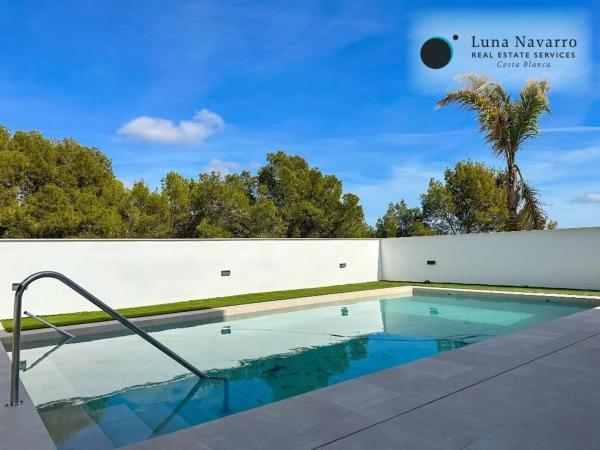 Casa independiente en calle Belice