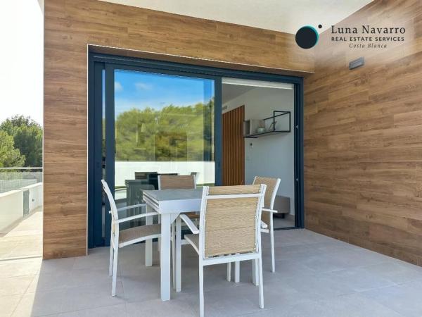 Casa independiente en calle Belice