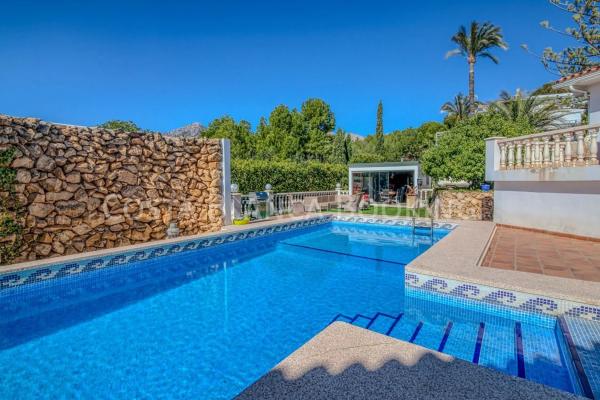 Casa independiente en calle Gessami