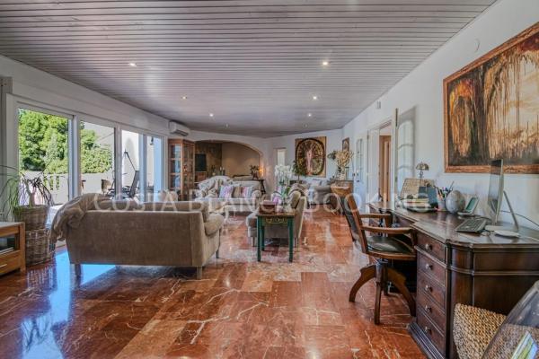 Casa independiente en calle Gessami