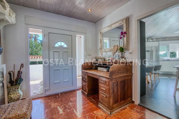 Casa independiente en calle Gessami