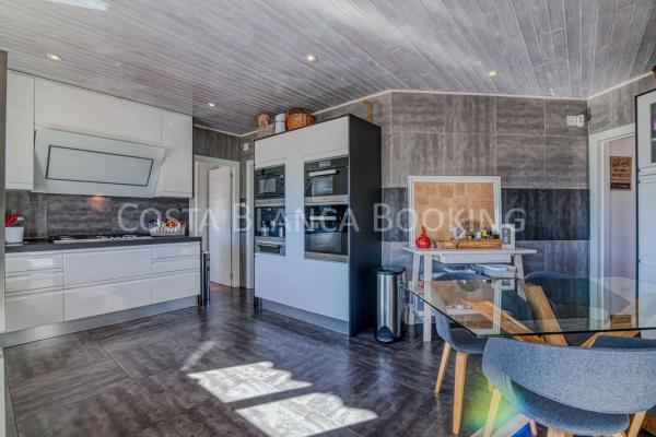 Casa independiente en calle Gessami