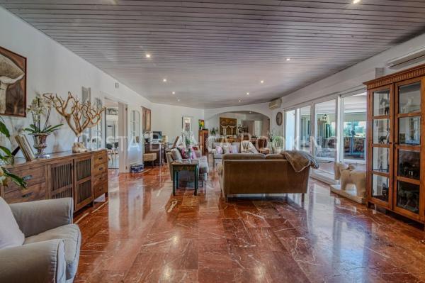 Casa independiente en calle Gessami