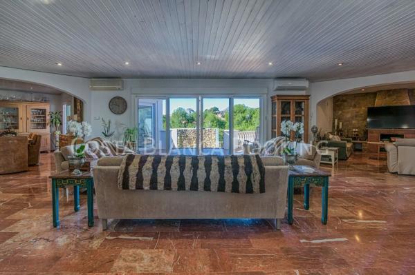 Casa independiente en calle Gessami