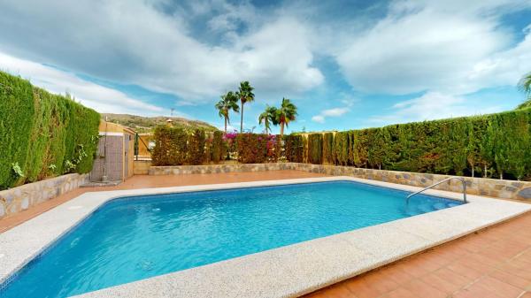 Casa independiente en calle Serra del Montgó, 39