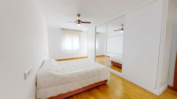 Casa independiente en calle Serra del Montgó, 39