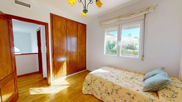 Casa independiente en calle Serra del Montgó, 39