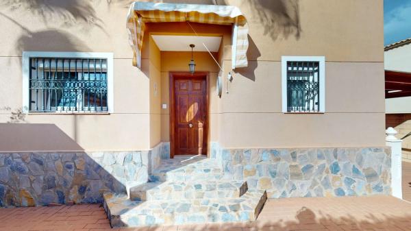 Casa independiente en calle Serra del Montgó, 39