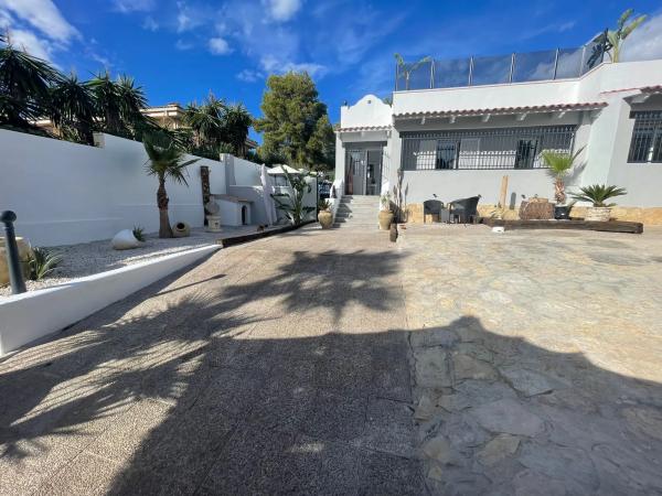 Casa independiente en calle Oslo, 8