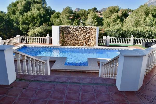 Casa independiente en calle Gessami