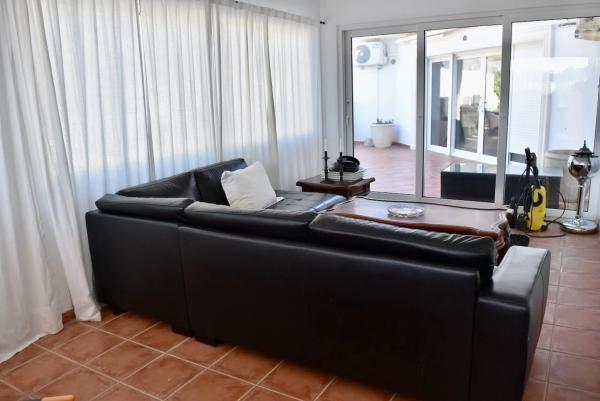 Casa independiente en calle Gessami