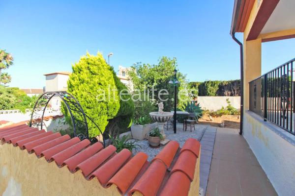 Casa independiente en calle Amsterdam