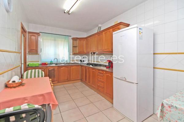 Casa independiente en calle Amsterdam