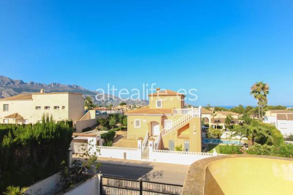 Casa independiente en calle Amsterdam