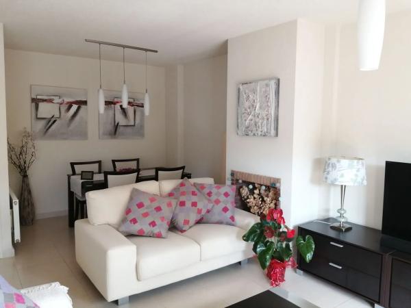 Chalet pareado en calle Barbados, 12