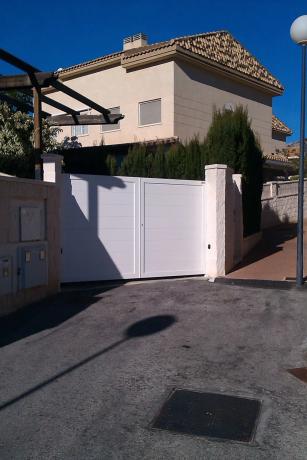 Chalet pareado en calle Barbados, 12