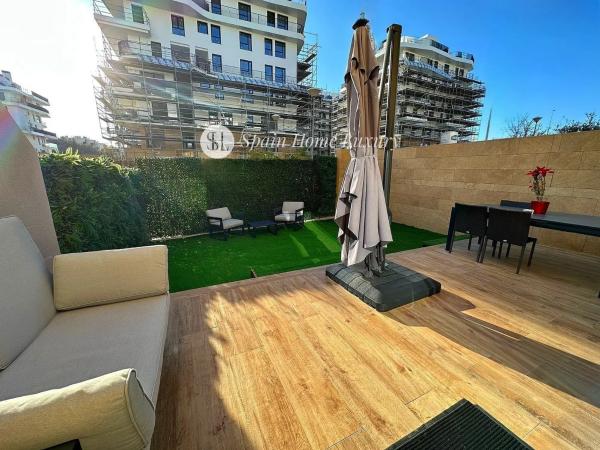 Chalet adosado en calle Edeta