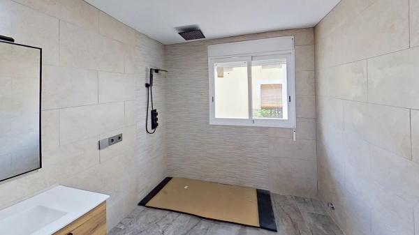 Casa independiente en calle Indústria