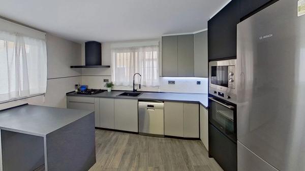 Casa independiente en calle Indústria