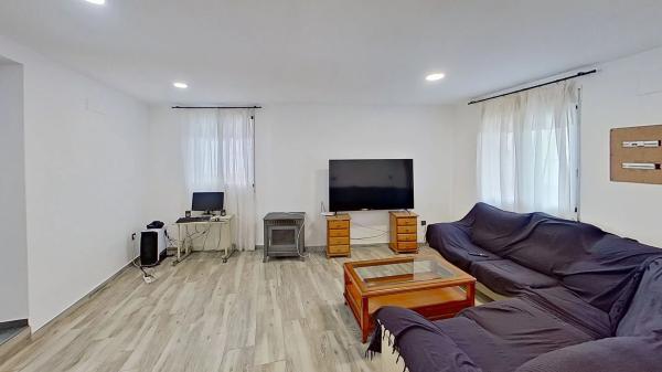 Casa independiente en calle Indústria