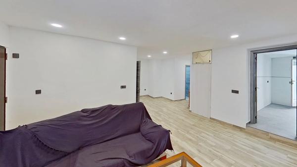 Casa independiente en calle Indústria