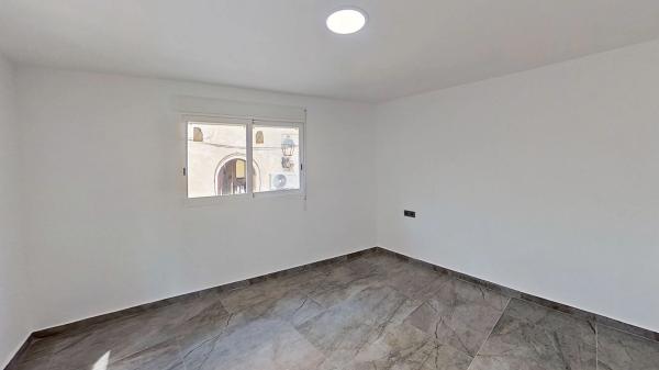 Casa independiente en calle Indústria