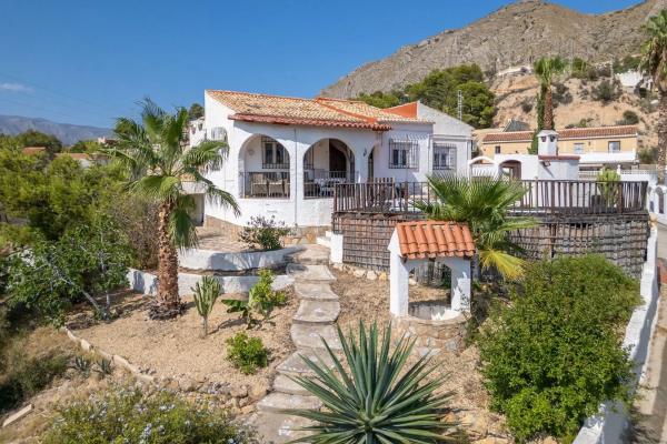 Casa independiente en calle Dinamarca