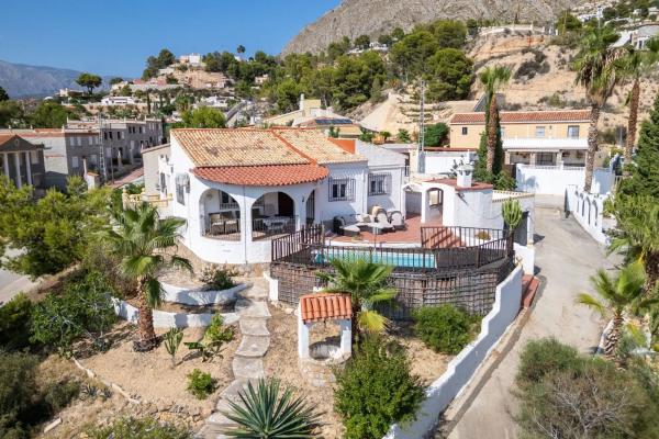 Casa independiente en calle Dinamarca