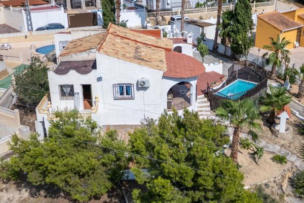 Casa independiente en calle Dinamarca