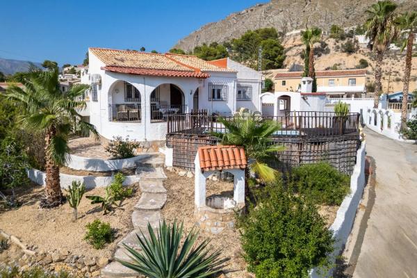 Casa independiente en calle Dinamarca