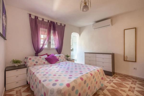 Casa independiente en calle Dinamarca