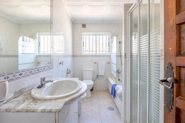 Casa independiente en calle Dinamarca