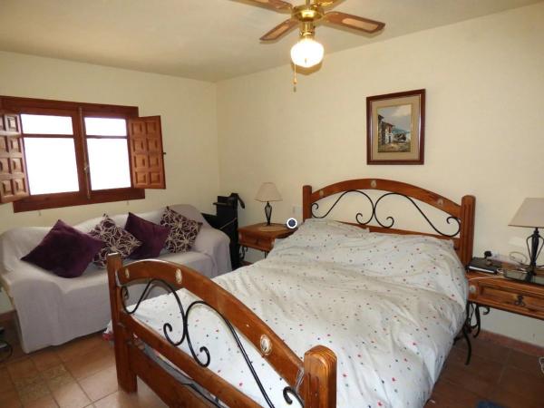 Casa independiente en calle Reino Unido