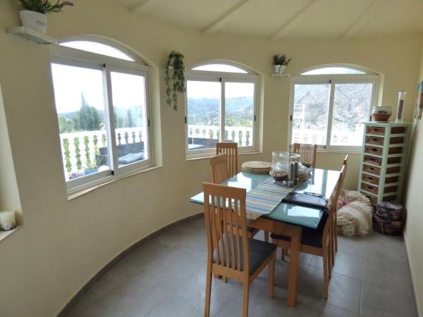 Casa independiente en calle Reino Unido