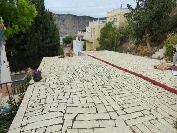 Casa independiente en calle Reino Unido