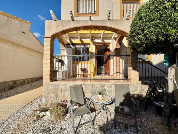 Chalet adosado en avenida Andalucía